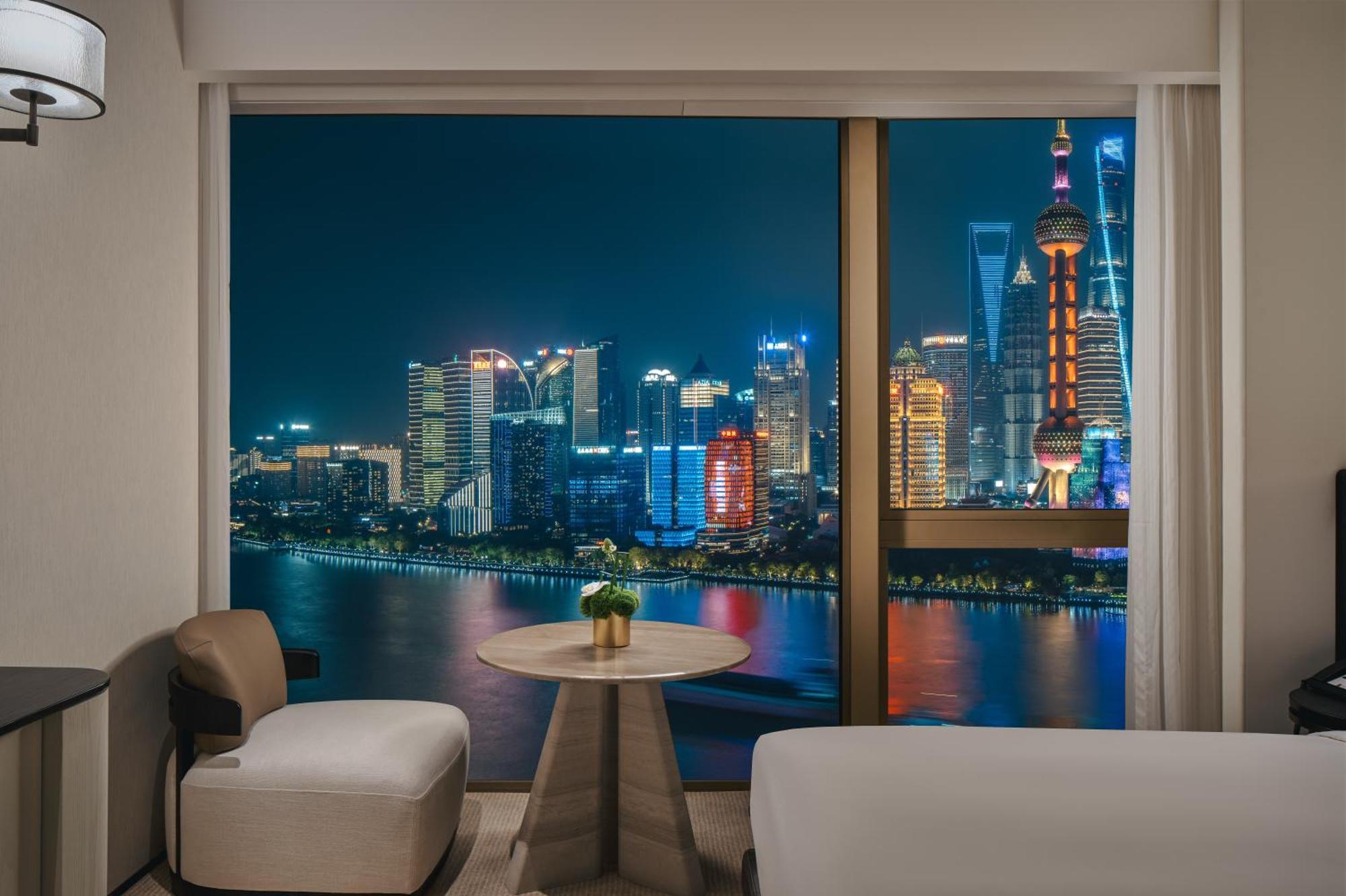 Chambre Lit King-Size - Vue sur Tour